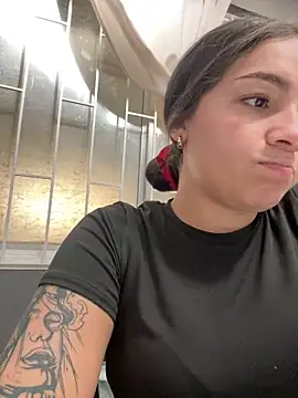 Alyha Cortes online show from 02-05-26, 01:07