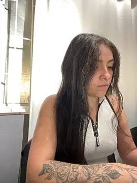 Alyha Cortes online show from 10-09-25, 01:22