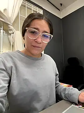 Alyha Cortes online show from 01-17-26, 01:04