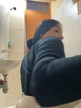 Alyha Cortes online show from 10-03-25, 01:34