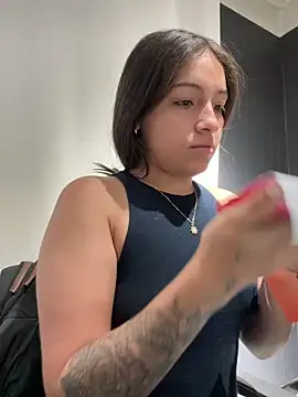 Alyha Cortes online show from 11-26-25, 01:11