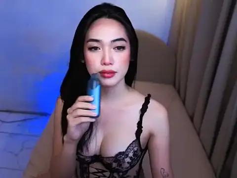 Snapshot of Madmoisellex chatting on 06-16-26, 02:28 Madmoisellex online show from 06-16-26, 02:28