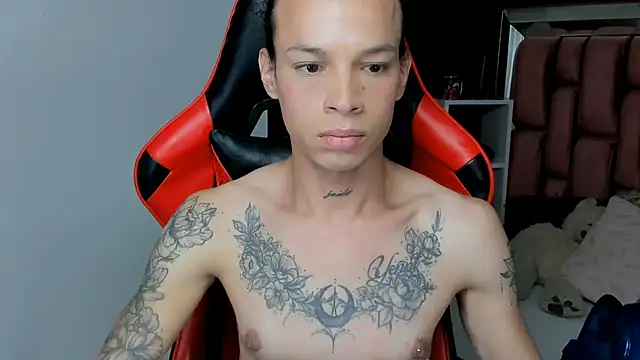 Snapshot of sara_slut21 chatting on 03-18-25, 12:19 sara slut21 online show from 03-18-25, 12:19