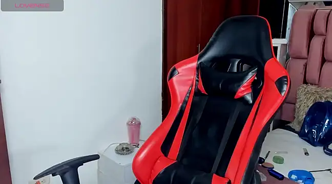 Snapshot of sara_slut21 chatting on 03-11-25, 02:42 sara slut21 online show from 03-11-25, 02:42