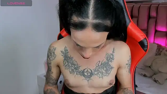 Snapshot of sara_slut21 chatting on 03-18-25, 09:21 sara slut21 online show from 03-18-25, 09:21