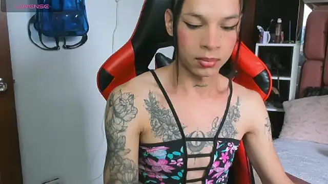 Snapshot of sara_slut21 chatting on 03-20-25, 03:47 sara slut21 online show from 03-20-25, 03:47