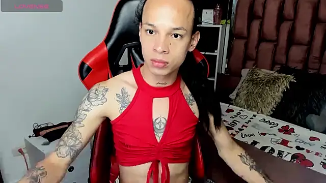 Snapshot of sara_slut21 chatting on 03-04-25, 05:00 sara slut21 online show from 03-04-25, 05:00