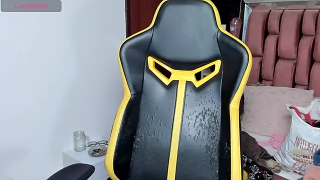 Snapshot of sara_slut21 chatting on 03-08-25, 04:56 sara slut21 online show from 03-08-25, 04:56