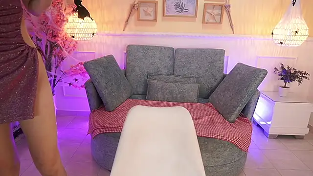 LoonaNyx online show from 10-15-25, 04:37