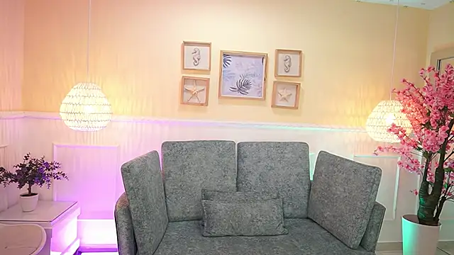 LoonaNyx online show from 09-19-25, 11:36