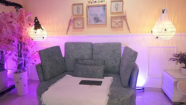 LoonaNyx online show from 10-07-25, 11:33