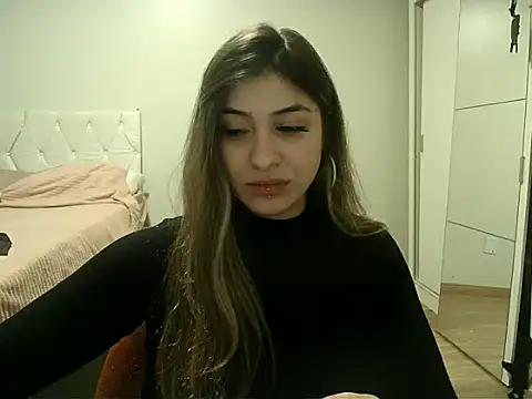 Snapshot of Becca_B chatting on 05-02-26, 03:12 Becca B online show from 05-02-26, 03:12