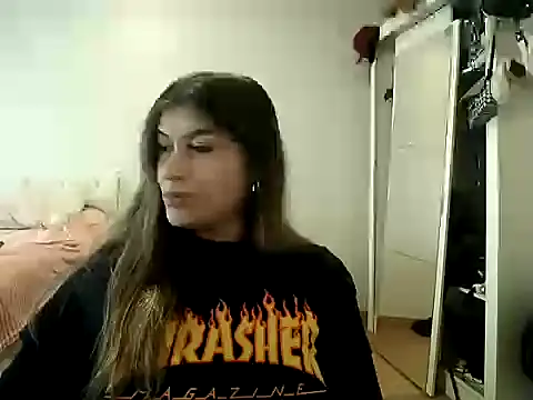 Snapshot of Becca_B chatting on 06-05-26, 05:51 Becca B online show from 06-05-26, 05:51