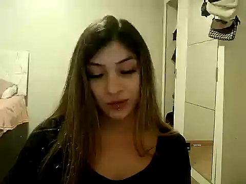 Snapshot of Becca_B chatting on 04-29-26, 02:16 Becca B online show from 04-29-26, 02:16