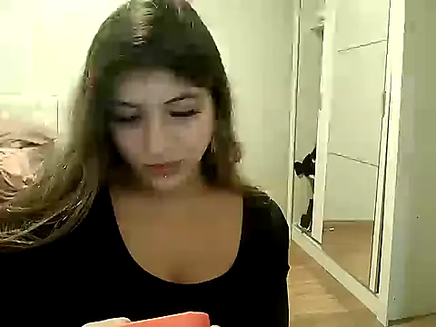 Snapshot of Becca_B chatting on 04-24-26, 11:40 Becca B online show from 04-24-26, 11:40