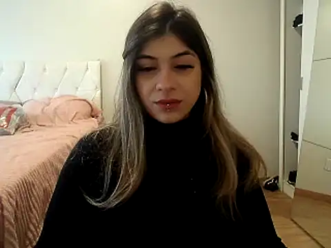 Snapshot of Becca_B chatting on 05-02-26, 04:45 Becca B online show from 05-02-26, 04:45