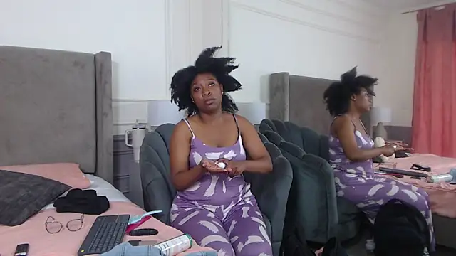 NatashaSilver online show from 10-25-25, 01:01