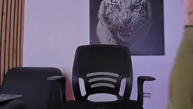 DimitriDeluxe online show from 09-19-25, 07:18