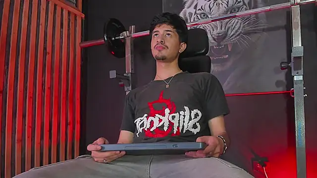 DimitriDeluxe online show from 11-11-25, 07:19