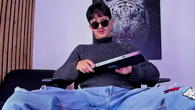 DimitriDeluxe online show from 09-11-25, 07:36