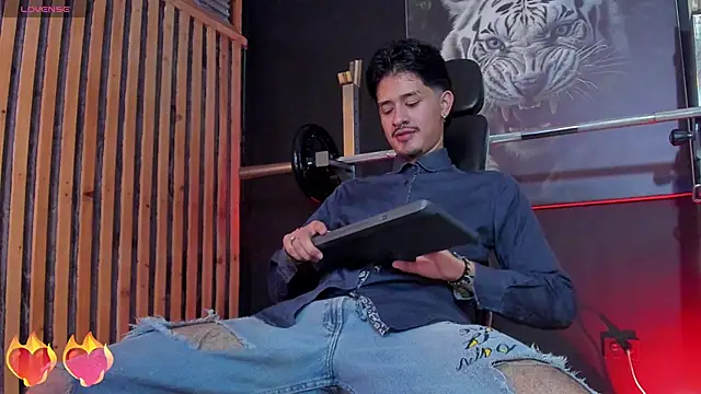 DimitriDeluxe online show from 10-29-25, 08:19