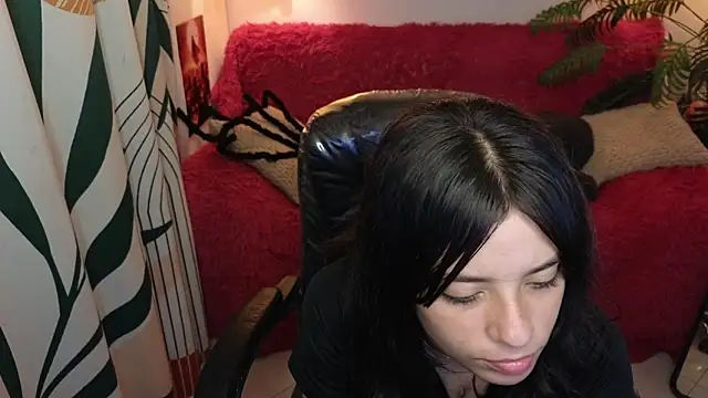 Snapshot of kathie_lozada chatting on 10-18-25, 04:14 kathie lozada online show from 10-18-25, 04:14