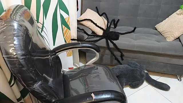 kathie lozada online show from 10-28-25, 06:23