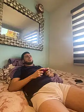 Alexitho25 online show from 05-18-26, 08:46