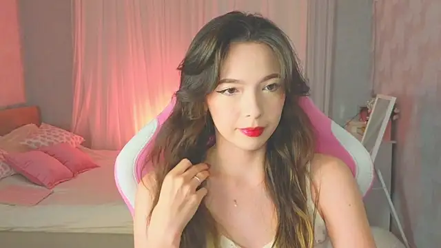 Snapshot of yuna_sunshy chatting on 10-22-25, 11:25 yuna sunshy online show from 10-22-25, 11:25