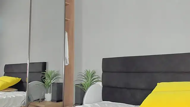 Forever Smiler online show from 11-18-25, 09:56