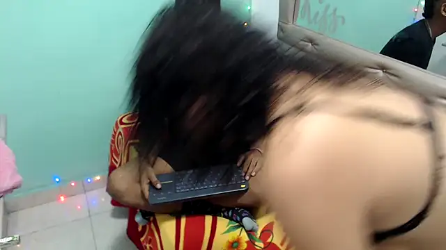 kloe matias online show from 09-12-25, 02:23