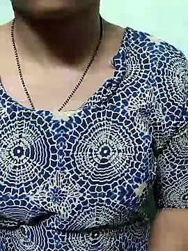 Snapshot of Varsha21 chatting on 09-22-25, 11:16 Varsha21 online show from 09-22-25, 11:16