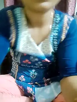 Snapshot of Varsha21 chatting on 02-17-26, 11:29 Varsha21 online show from 02-17-26, 11:29