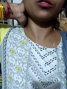 Snapshot of Varsha21 chatting on 10-11-25, 02:51 Varsha21 online show from 10-11-25, 02:51