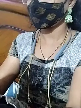 Snapshot of Varsha21 chatting on 09-18-25, 07:11 Varsha21 online show from 09-18-25, 07:11