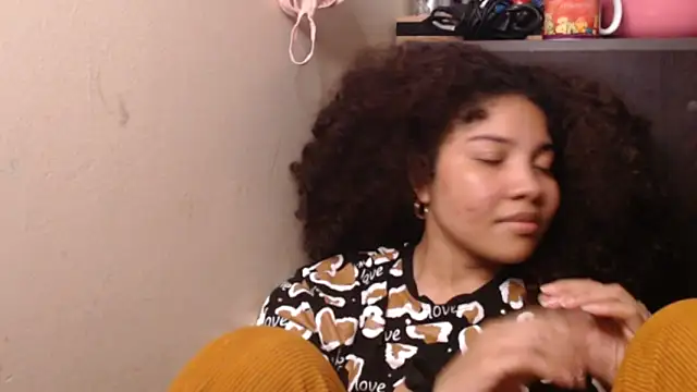 madelene online show from 11-17-25, 01:20