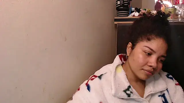 Snapshot of madelene chatting on 10-18-25, 01:07 madelene online show from 10-18-25, 01:07