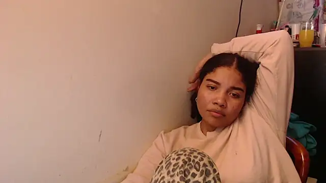 madelene online show from 05-04-26, 02:04