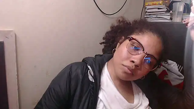 Snapshot of madelene chatting on 02-18-25, 01:32 madelene online show from 02-18-25, 01:32