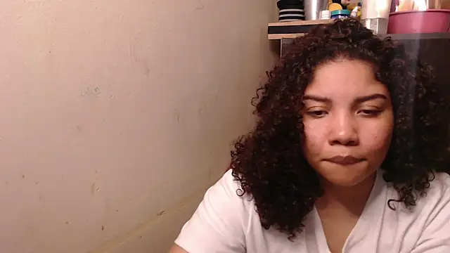 Snapshot of madelene chatting on 09-29-25, 12:28 madelene online show from 09-29-25, 12:28