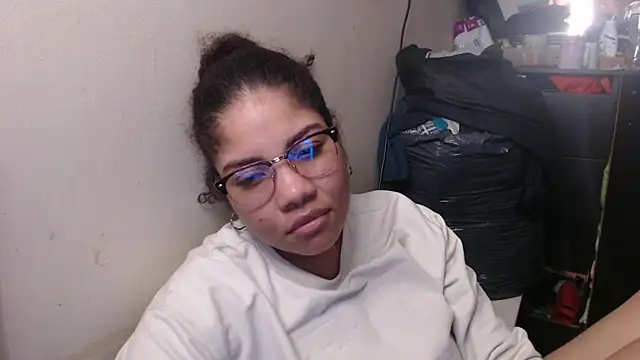 Snapshot of madelene chatting on 02-26-25, 10:47 madelene online show from 02-26-25, 10:47