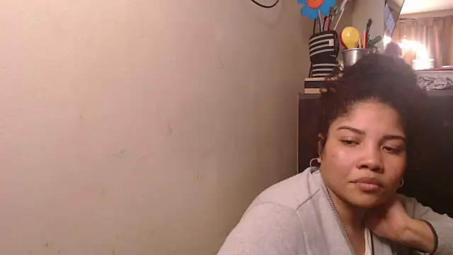 Snapshot of madelene chatting on 10-05-25, 03:41 madelene online show from 10-05-25, 03:41