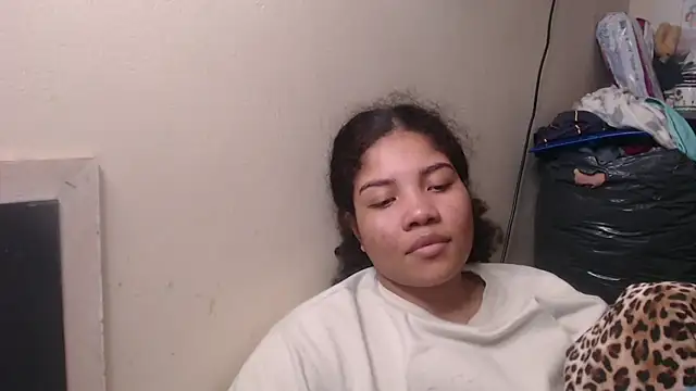Snapshot of madelene chatting on 03-09-25, 04:49 madelene online show from 03-09-25, 04:49