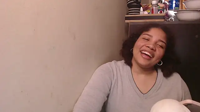 Snapshot of madelene chatting on 10-11-25, 02:34 madelene online show from 10-11-25, 02:34