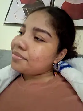 Snapshot of madelene chatting on 03-07-25, 01:31 madelene online show from 03-07-25, 01:31