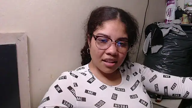 Snapshot of madelene chatting on 03-12-25, 04:19 madelene online show from 03-12-25, 04:19
