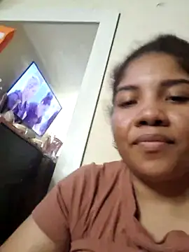 Snapshot of madelene chatting on 02-26-25, 01:57 madelene online show from 02-26-25, 01:57