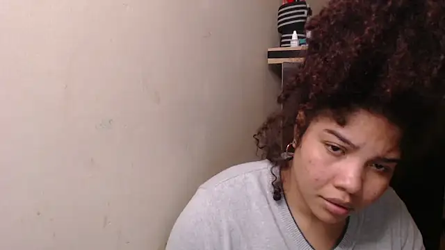 Snapshot of madelene chatting on 09-25-25, 11:33 madelene online show from 09-25-25, 11:33
