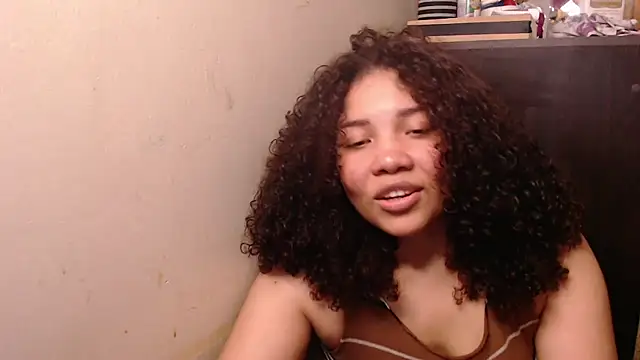 Snapshot of madelene chatting on 10-21-25, 11:15 madelene online show from 10-21-25, 11:15