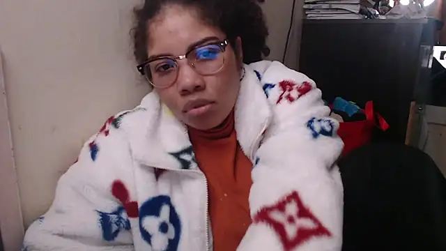Snapshot of madelene chatting on 02-16-25, 11:50 madelene online show from 02-16-25, 11:50